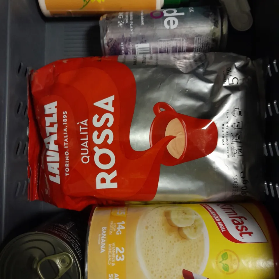 APPROXIMATELY 10 ASSORTED FOOD & DRINK PRODUCTS TO INCLUDE GRIND COFFEE, SLIMFAST MEAL REPLACEMENT, GRENADE PROTEIN DRINK ETC 