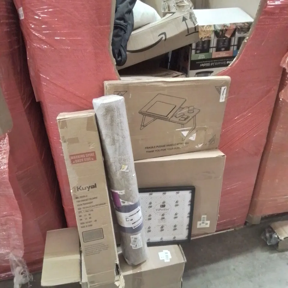 PALLET CONTAINING VARIOUS ASSORTED BOXED HOUSEHOLD ITEMS TO INCLUDE: AIR FRYER, QUALITY RUG, CHAIR MAT FOR CARPET, LAPTOP DESK ETC.