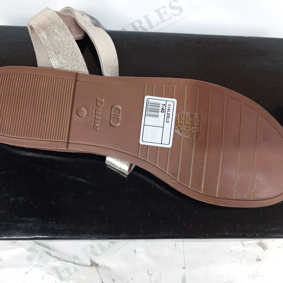 BOXED PAIR OF DUNE LONDON CROSS STRAP FLAT SANDALS IN GOLD COLOUR UK SIZE 7