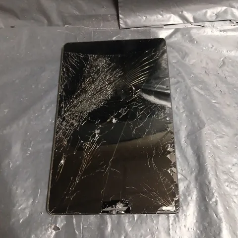 LENOVO TB125FU TABLET – CRACKED AND LIFTING FRONT SCREEN