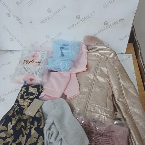 BOX OF ASSORTED CHILDRENS CLOTHING VARYING IN SIZE/COLOUR/STYLE TO INCLUDE: TOPS, DRESSES, JUMPERS