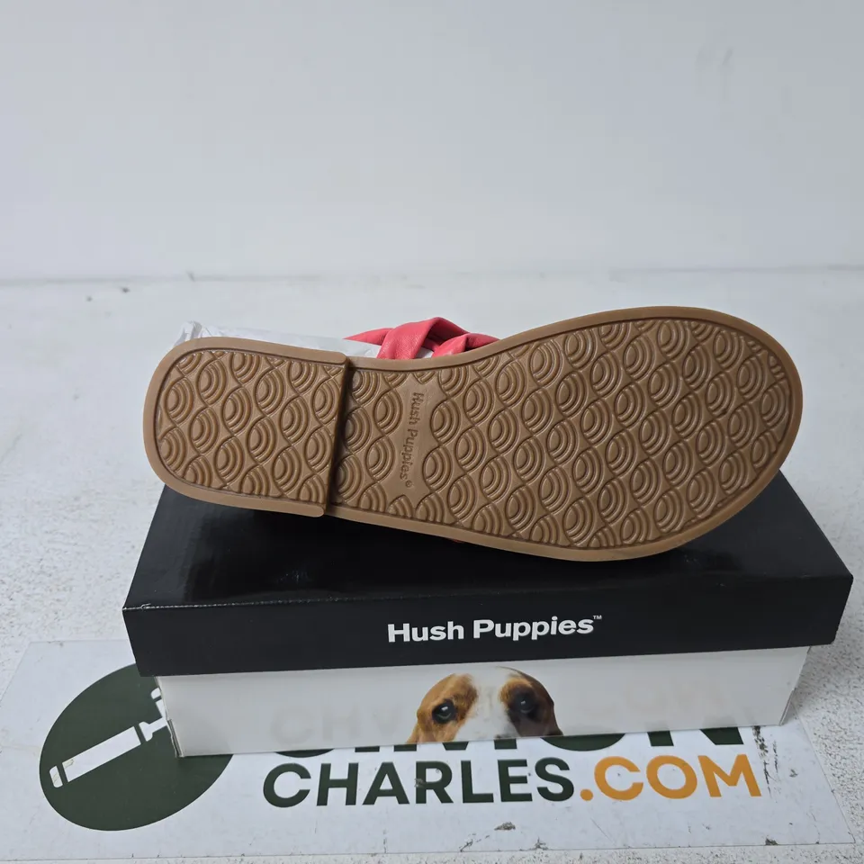 HUSH PUPPIES WOMEN'S HOPE WIDE FIT SANDALS – CORAL, UK 7 (US 9, EU 40)