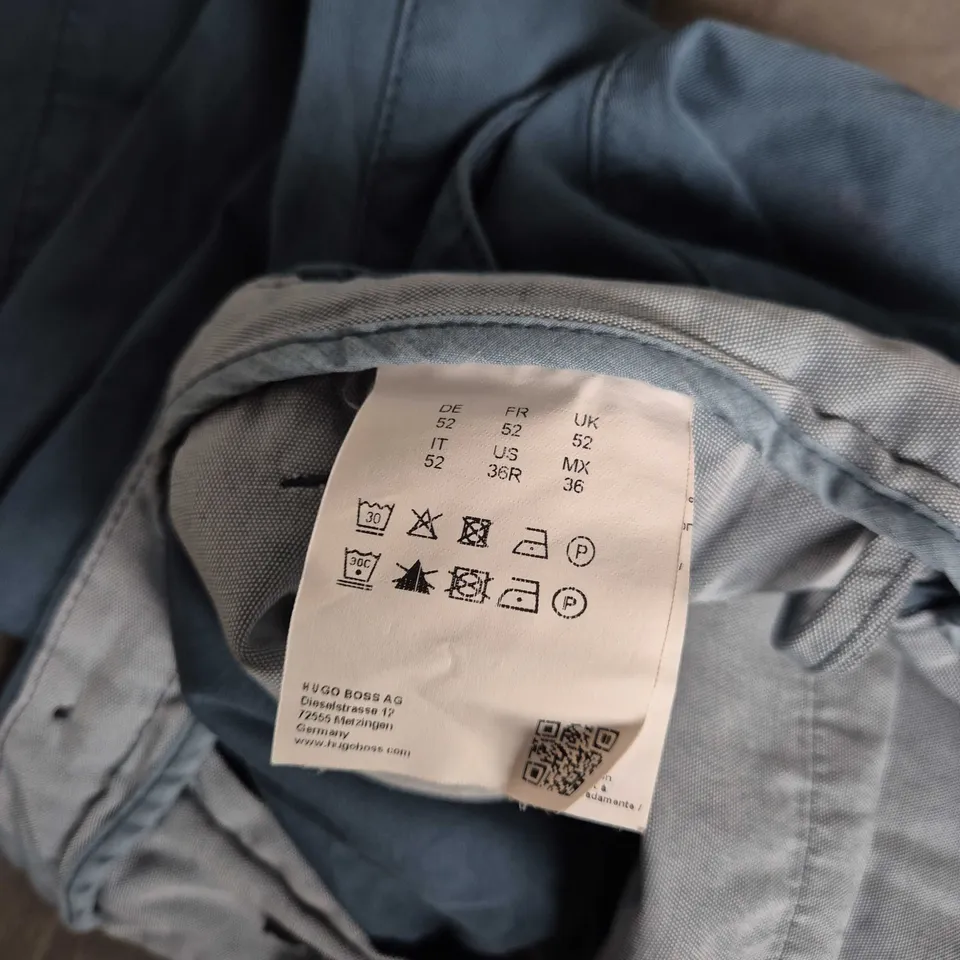 HUGO BOSS MENS TROUSERS – LIGHT BLUE/GREY, SIZE UK 52