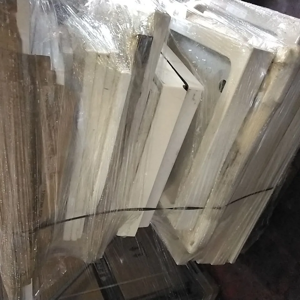 PALLET OF APPROXIMATELY 30 MIXED ABS + STONE SHOWER TRAYS