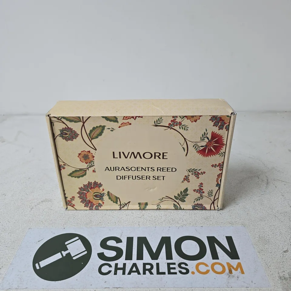 LIVMORE AURASCENTS REED DIFFUSER SET
