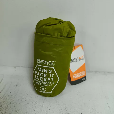 REGATTA MENS PACK IT JACKET IN GREEN - UK XL