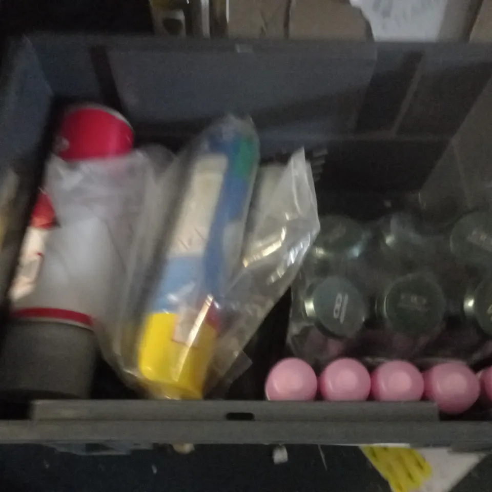BOX OF APPROX 10 ASSORTED AEROSOLS INCLUDING EVIAN FACIAL SPRAY, INSIGNIA FOR MEN DEODORANT AND SUNBUM SUNSCREEN SPRAY - COLLECTION ONLY
