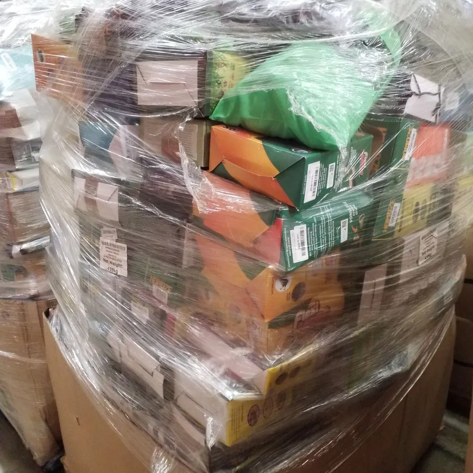 PALLET CONTAINING ASSORTED GARDEN HOSES