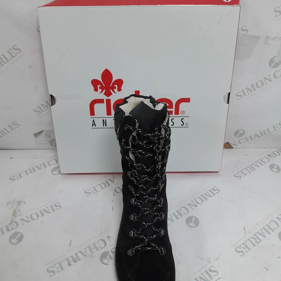 BOXED PAIR OF RIEKER SUEDE WATER RESISTANT BOOTS IN BLACK SIZE 6