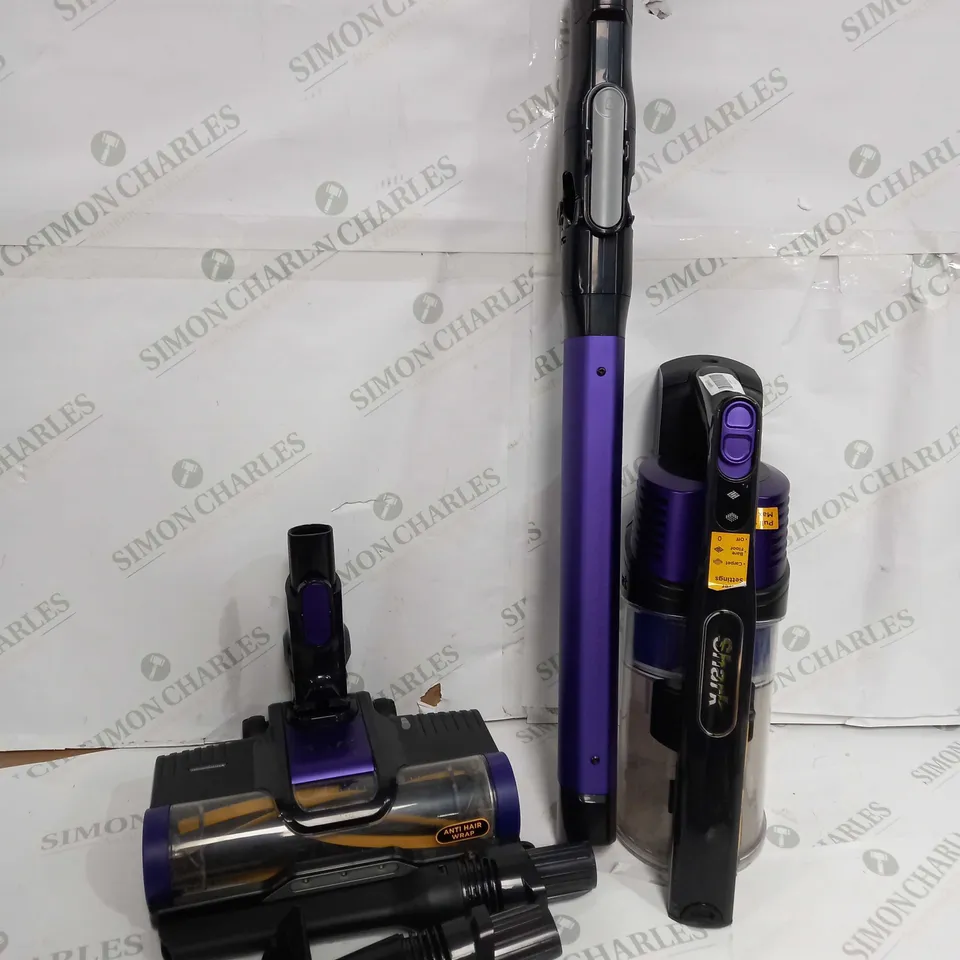 BOXED OUTLET SHARK ANTI HAIR WRAP CORDLESS PET VACUUM CLEANER