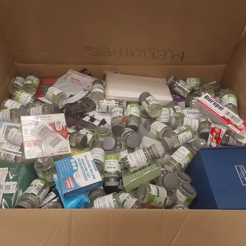 PALLET CONTAINING A VERY LARGE QUANTITY OF ASSORTED MEDICAL ITEMS
