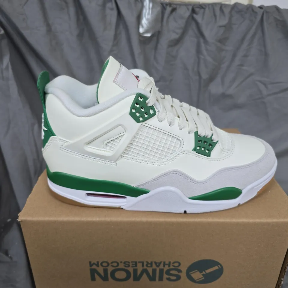 NIKE AIR JORDAN 4 RETRO WHITE/GREEN SNEAKERS - UK 7 UNBOXED