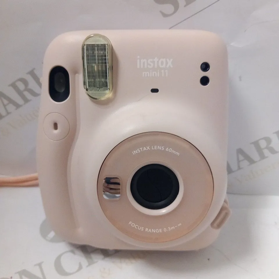 FUJIFILM INSTAX MINI 11 INSTANT CAMERA
