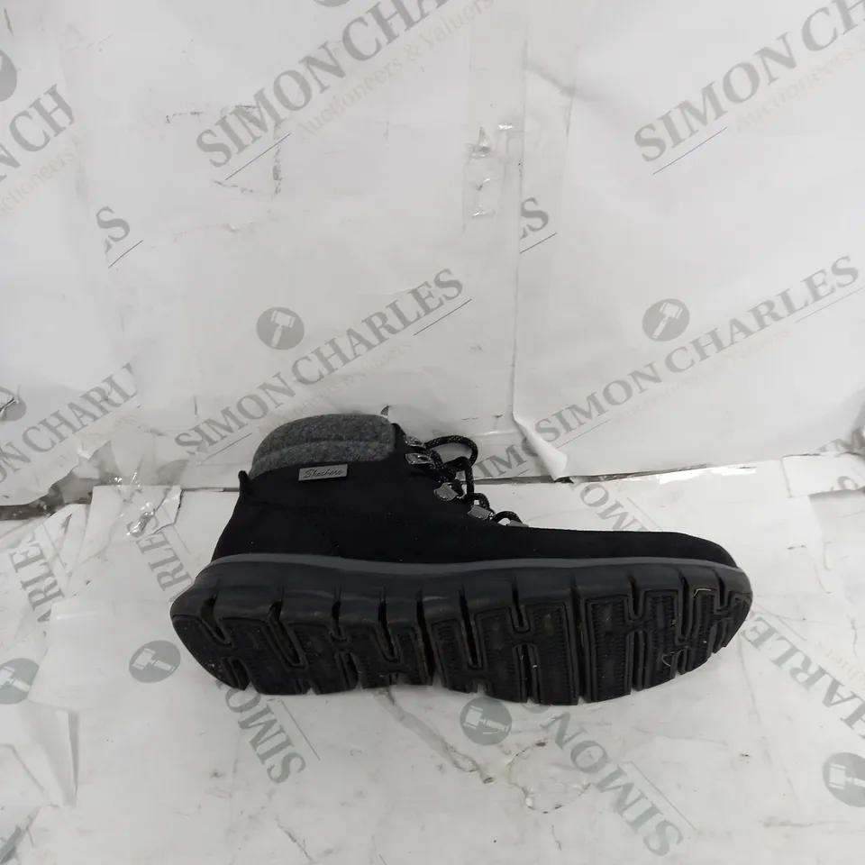 UNBOXED SKECHERS SYNERGY WARM TECH BOOTS, BLACK - SIZE 5