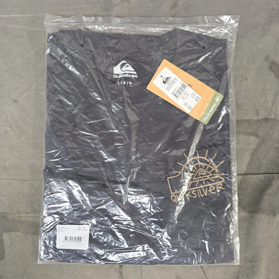 QUIKSILVER EVO QUIK RITUALS SHORT SLEEVE T-SHIRT IN DEEP NAVY SIZE LARGE