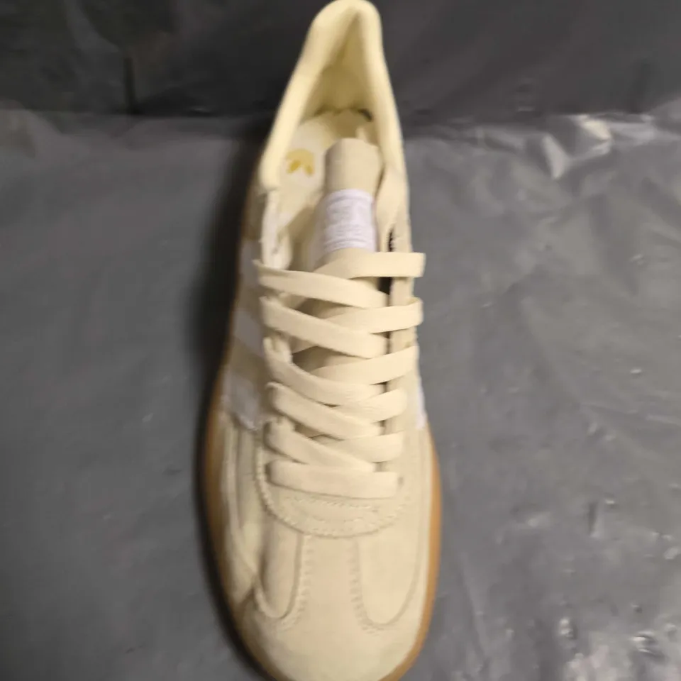 BOXED PAIR OF ADIDAS HANDBALL SPEZIAL TRAINERS - UK SIZE 6.5