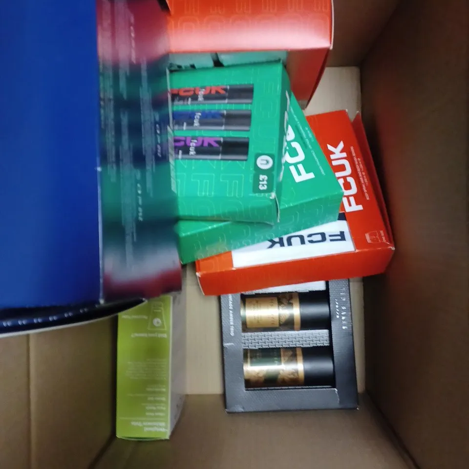 APPROXIMATELY 15 ASSORTED HEALTH & BEAUTY GIFT SETS TO INCLUDE SOAP & GLORY, SANCTUARY SPA, FATFACE ETC 