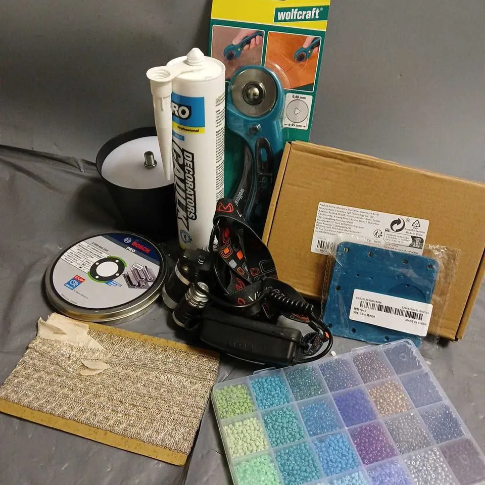 APPROXIMATELY 20 ASSORTED HOUSEHOLD ITEMS TO INCLUDE HEAD TORCH, WOLFCRAFT CUTTER, BOSCH PRO STAINLESS STEEL AND METAL, ETC