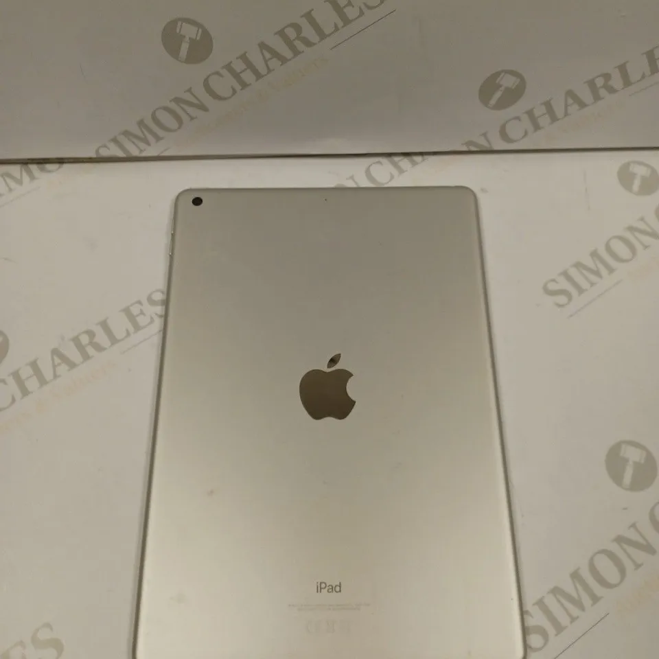 APPLE IPAD 10.2 A2197 IN SILVER
