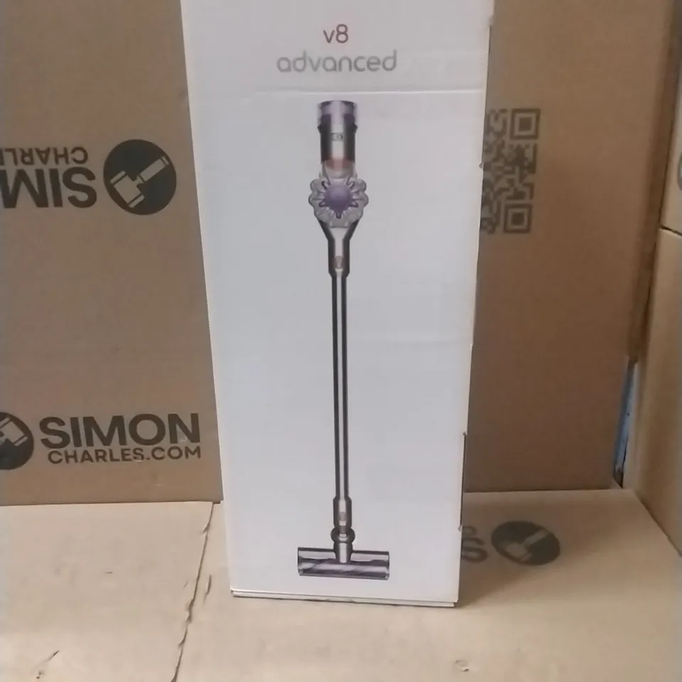DYSON V8 ADVANCED CORDLESS VACUUM CLEANER - SILVER NICKEL N714243W