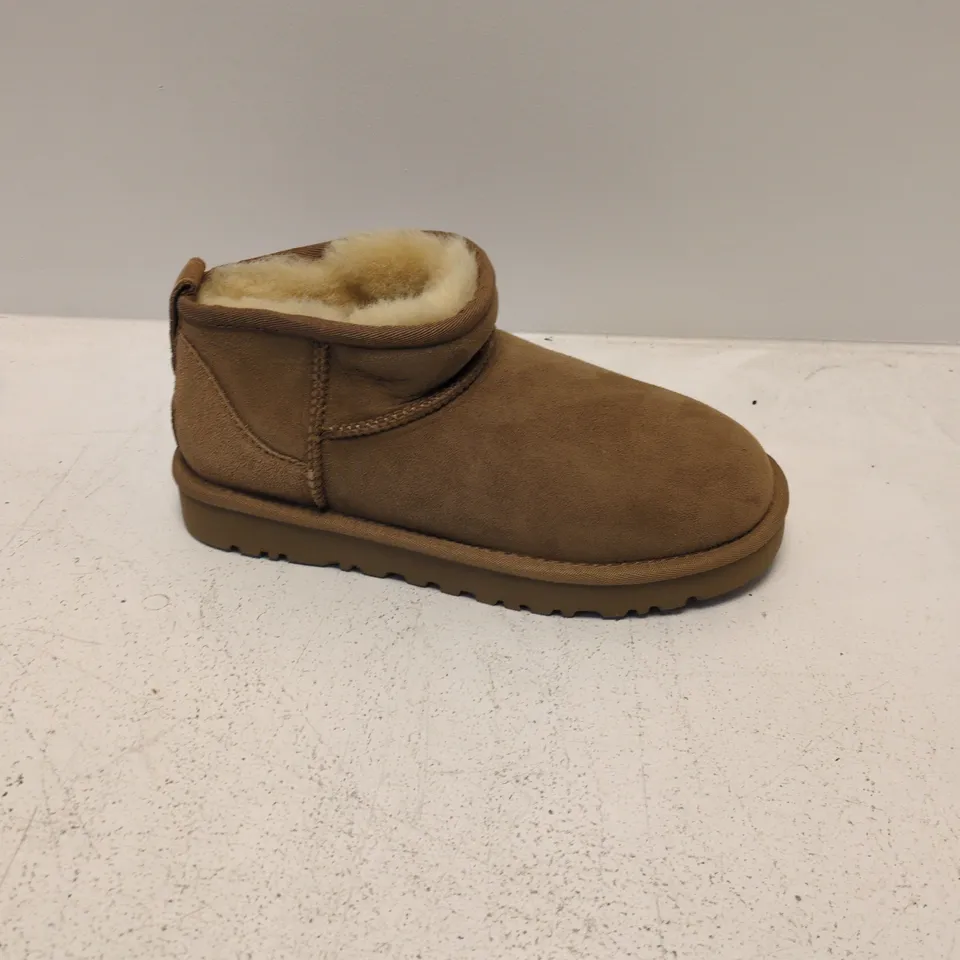 UGG BROWN SUEDE ANKLE BOOT WITH SHEARLING LINING (UK 4)