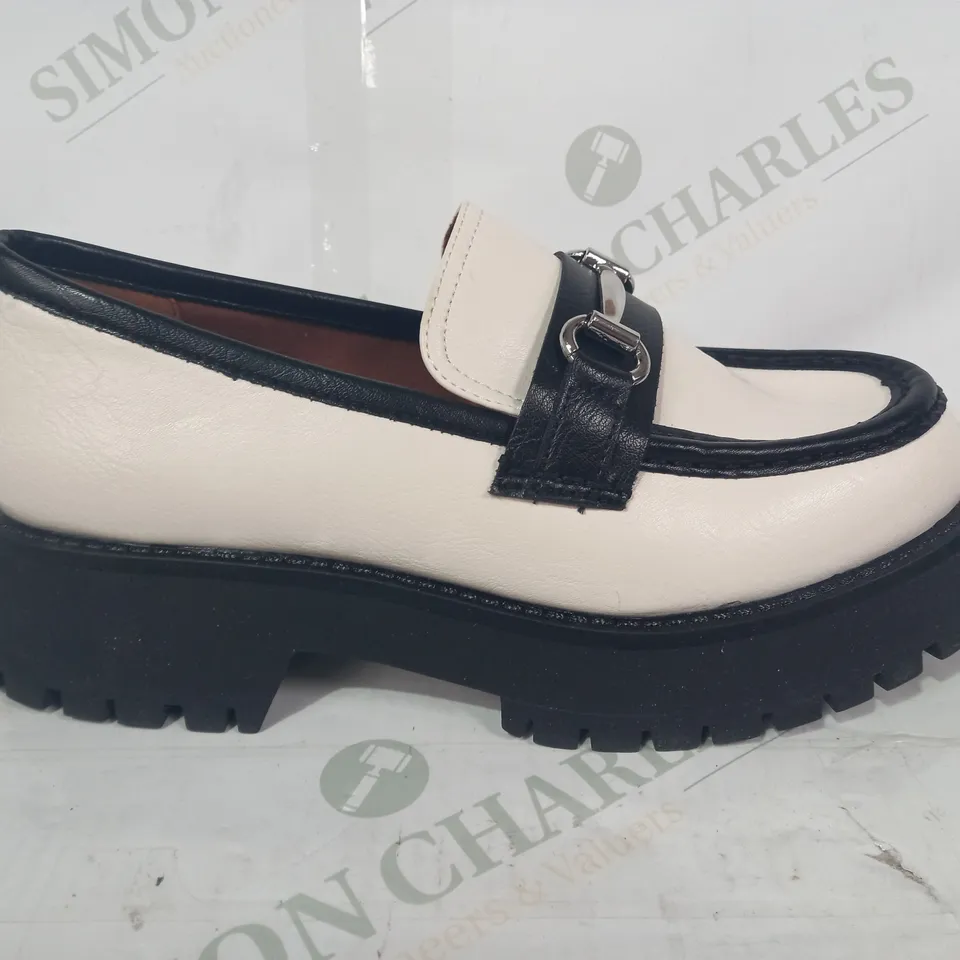 BOXED PAIR OF ASOS DESIGN MONSTER CHUNKY LOAFERS IN OFF WHITE UK SIZE 6