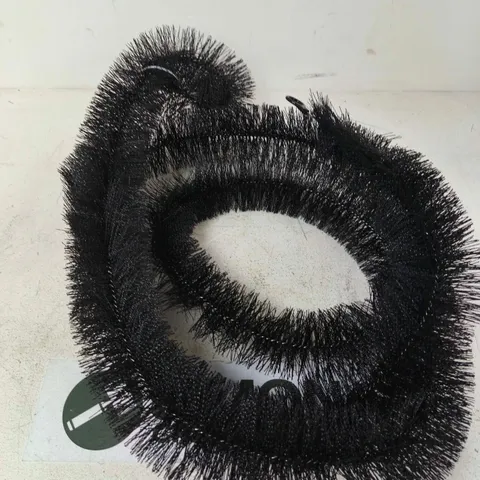 4M GUTTER BRUSH IN BLACK 
