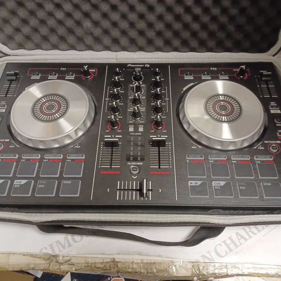 SERATO PERFORMANCE DJ CONTROLLER DDJ-SB2