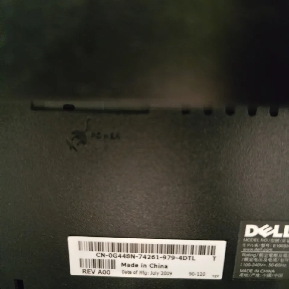 DELL LCD COMPUTER MONITOR .