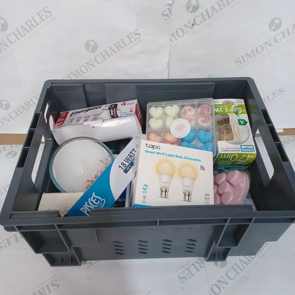 BOX TO CONTAIN APPROXIMATELY 25 ASSORTED LIGHTING AND FRAGRANCE PRODUCTS, INCLUDES CANDLES AND LIGHTS