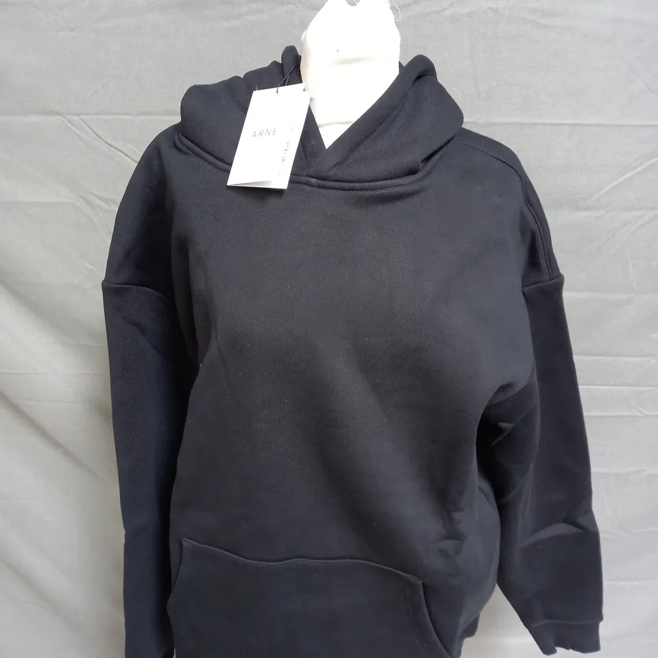 ARNE RELAXED FIT HOODIE IN BLACK - MEDIUM