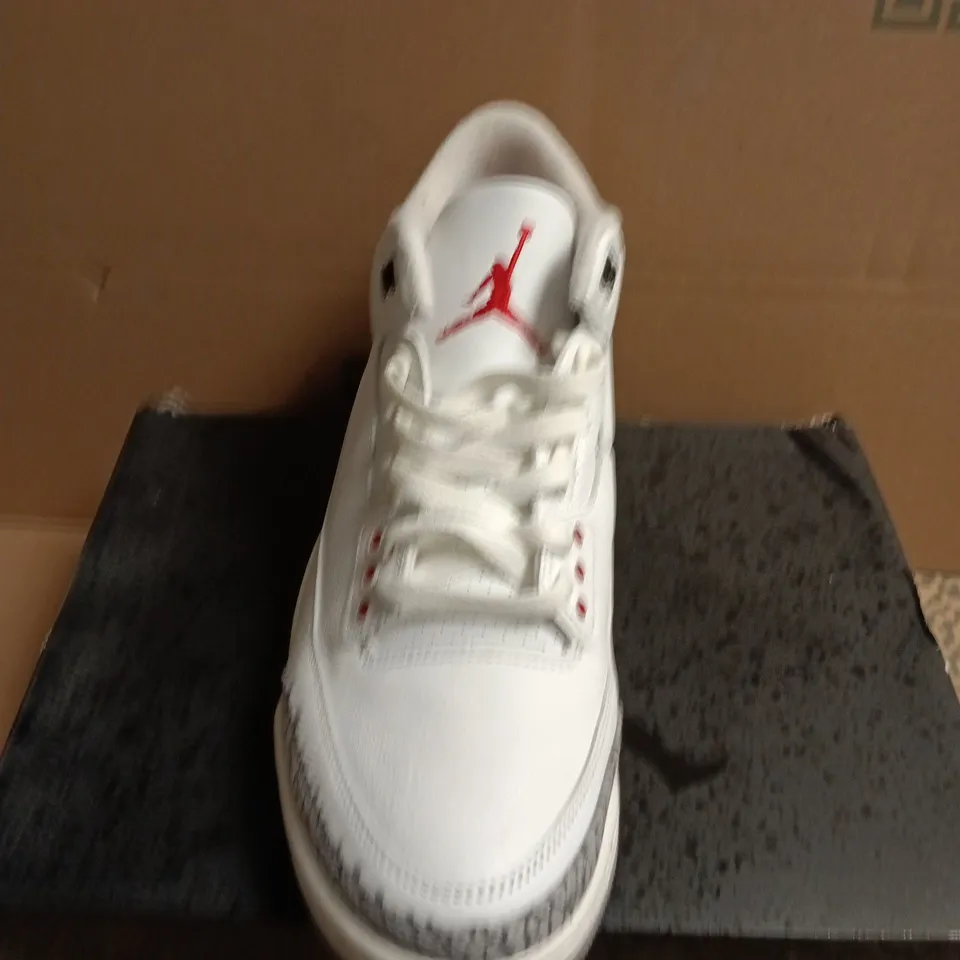 BOXED PAIR OF NIKE AIR JORDAN SNEAKERS - UK SIZE 9