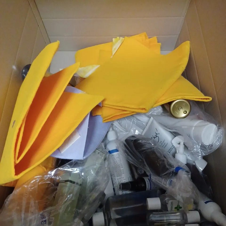 BOX OF APPROX 15 ASSORTED ITEMS TO INCLUDE - ZHUGH! THE TAN ACCELERATOR - SHIELD ME HIGH LEVEL DISINFECTANT - CREIGHTONS PURE TOUCH HYGIENE HAND GEL ECT