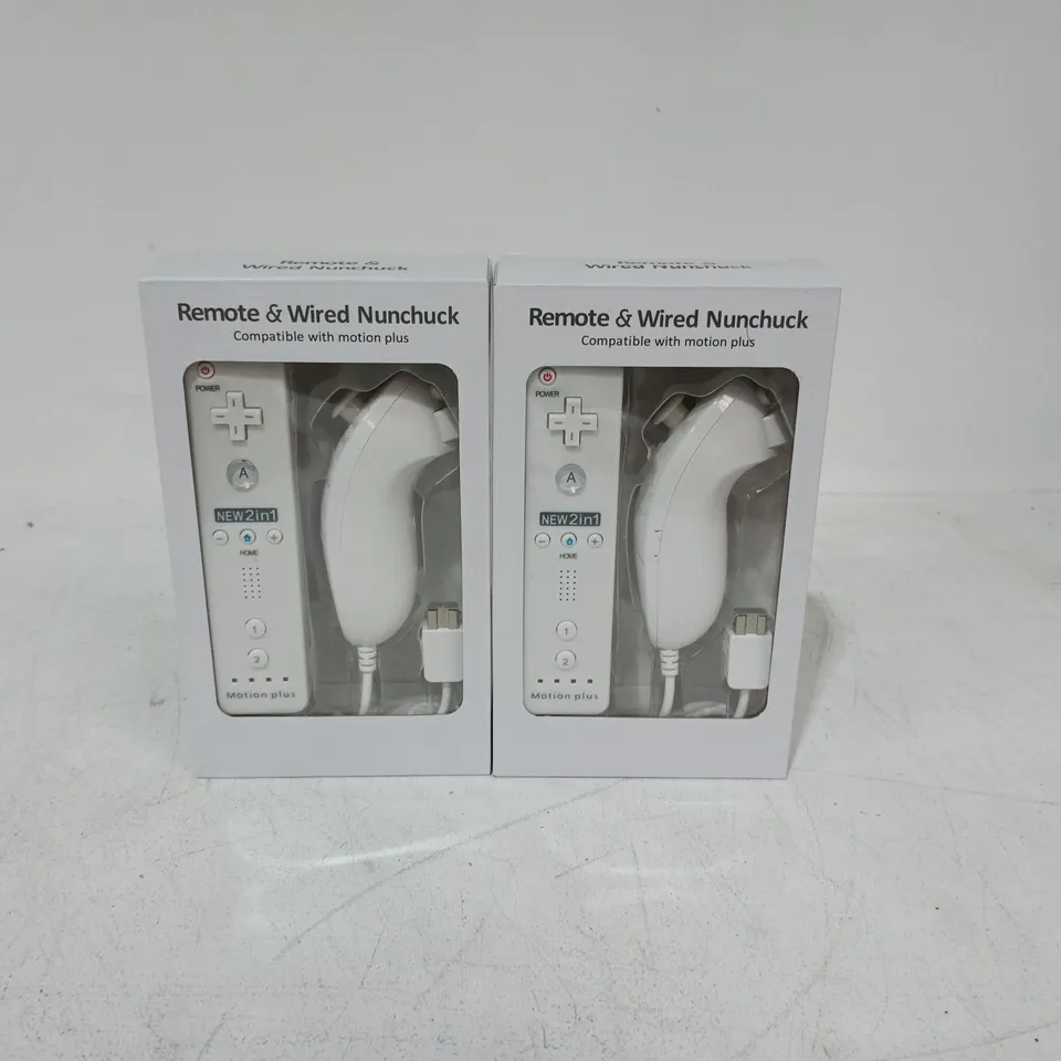 PAIR OF REMOTE & WIRD NUNCHUK CONTROLLERS