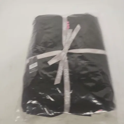 BAGGED SNUGGLZ BORG LINED CHANGING ROBE IN BLACK/PINK - S/M