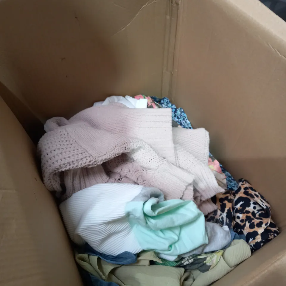 BOX OF ASSORTED CLOTHES APPROXIMATELY 20 TO INCLUDE JUMPERS, TOPS, PANTS ETC
