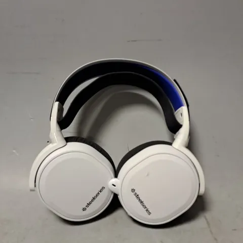 STEEL SERIES WHITE HEADPHONES - MODEL UNSPECIFIED