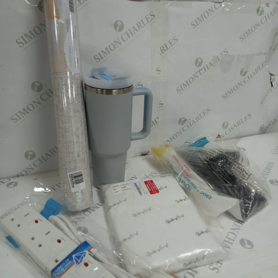 BOX OF APPROX 10 ASSORTED ITEMS TO INCLUDE - EXTENSION LEAD, BIG BOTTLE, WALLPAPER ETC