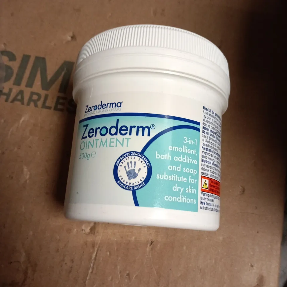 APPROXIMATELY 20 ASSORTED COSMETIC ITEMS INCLUDING ZERODERM OINTMENT , CUTICURA HAND GEL AND AVEENO SKIN RELIEF BODY WASH 