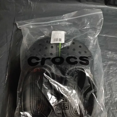 CROCS CLASSIC CLOGS – BLACK - UK SIZE J5