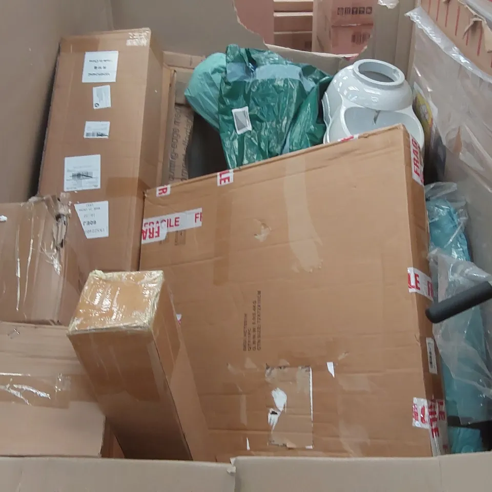 PALLET OF ASSORTED ITEMS INCLUDING: INFLATABLE POOLS, INCLINED WHITEBOARD STAND, TOP SMART MUSIC LED CEILING LIGHTS, TOILET SEAT AND FRAME ECT