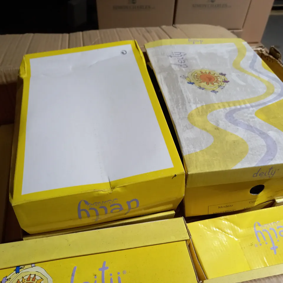APPROXIMATELY 10 BOXED PAIR OF DEITY JUNIOR KIDS SHOES IN VARIOUS SIZES