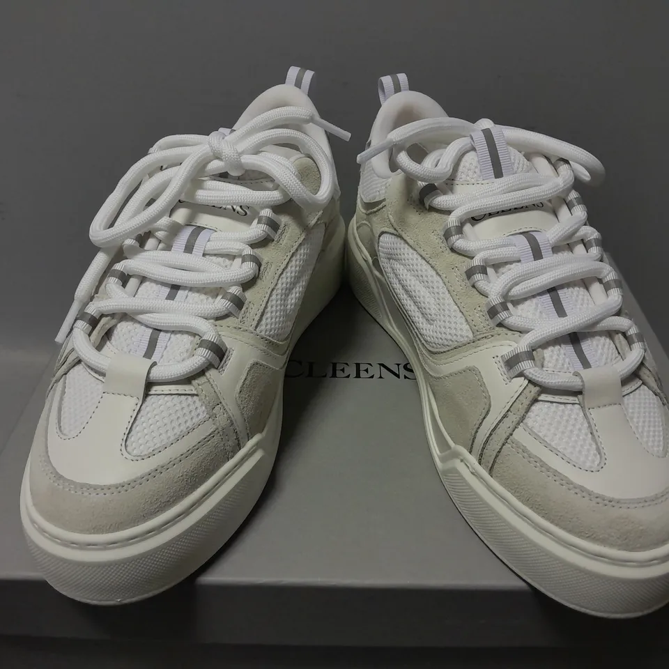 BOXED PAIR OF CLEENS ESSENTIAL SKATE EVO TRAINERS IN WHITE - UK 8