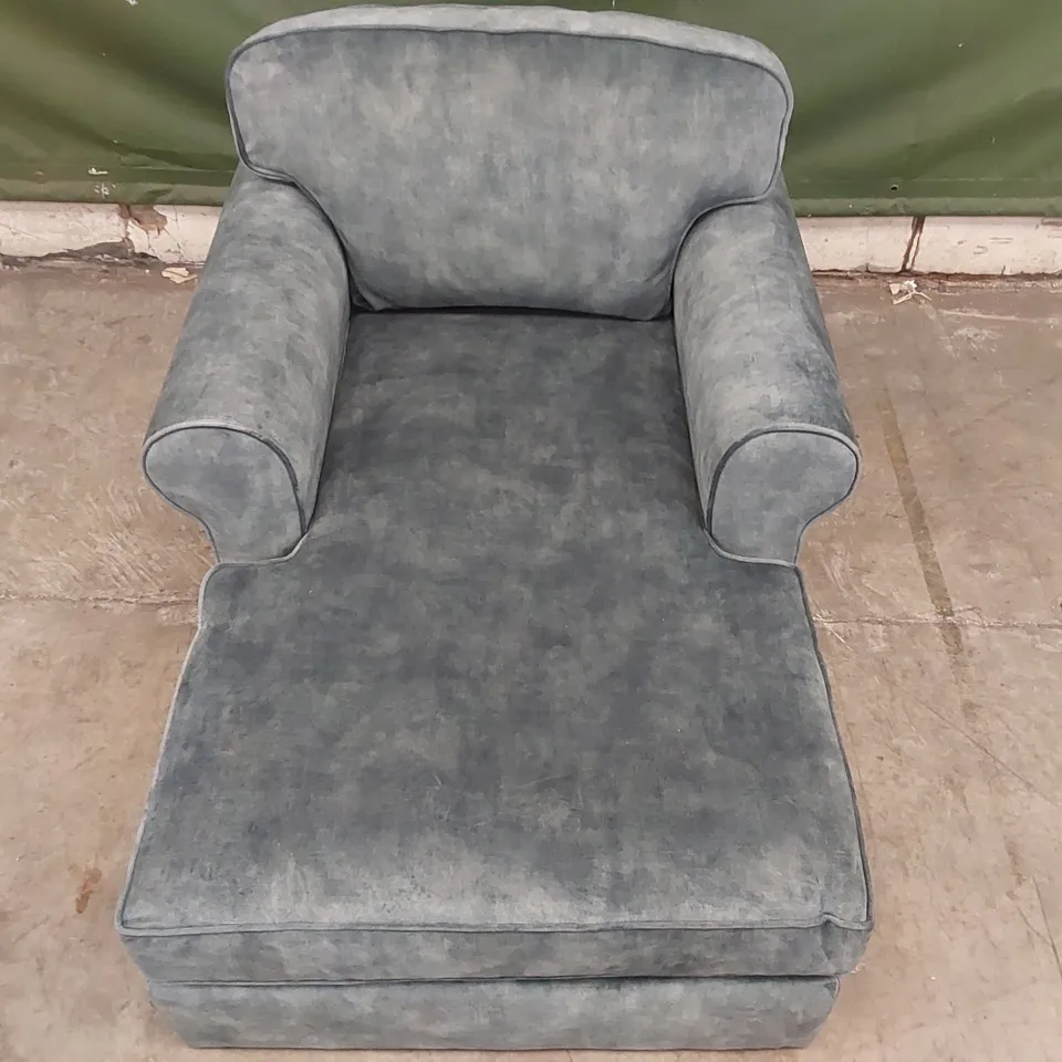 QUALITY DESIGNER VELVET ARMCHAIR LOUNGER