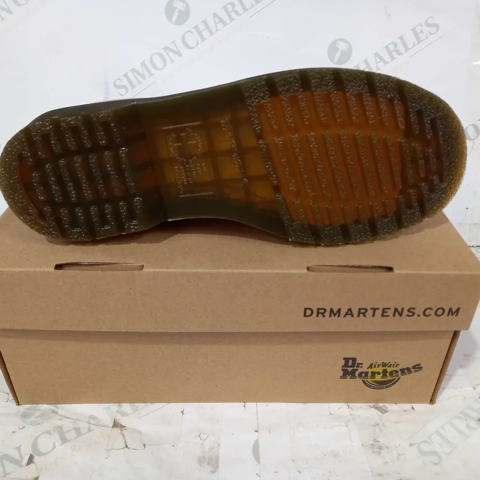 BOXED PAIR OF DR MARTENS SHOES IN SALMON PINK UK SIZE 6.5