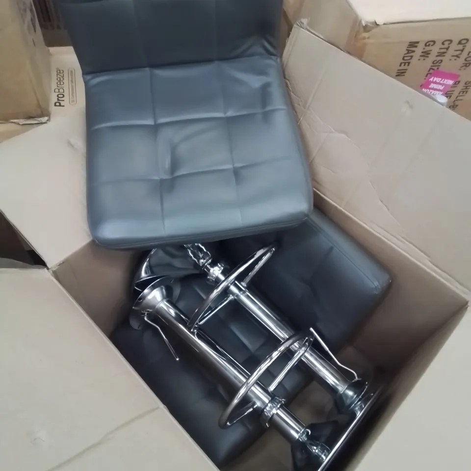 BOXED PAIR OF FAUX LEATHER UPHOLSTERED DARK GREY BAR STOOLS 