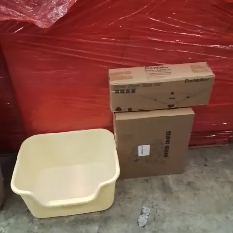 PALLET OF ASSORTED HOUSEHOLD GOODS AND PRODUCTS TO INCLUDE;ROLLER SKATES,CAT LITTER TRAY,THROW DOWN BASE SET