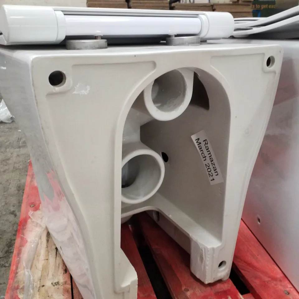 BRAND NEW TOILET PAN WITH SEAT