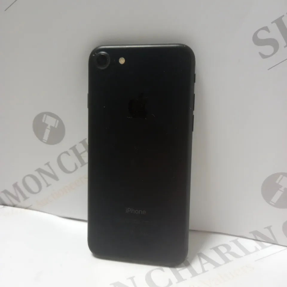 APPLE IPHONE 7 (A1778) SMARTPHONE