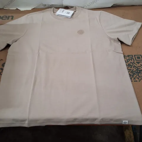 BOX CONTAINING APPROXIMATELY 30 BRASS MONKEY MENS T-SHIRT – CLAY, SIZE L 